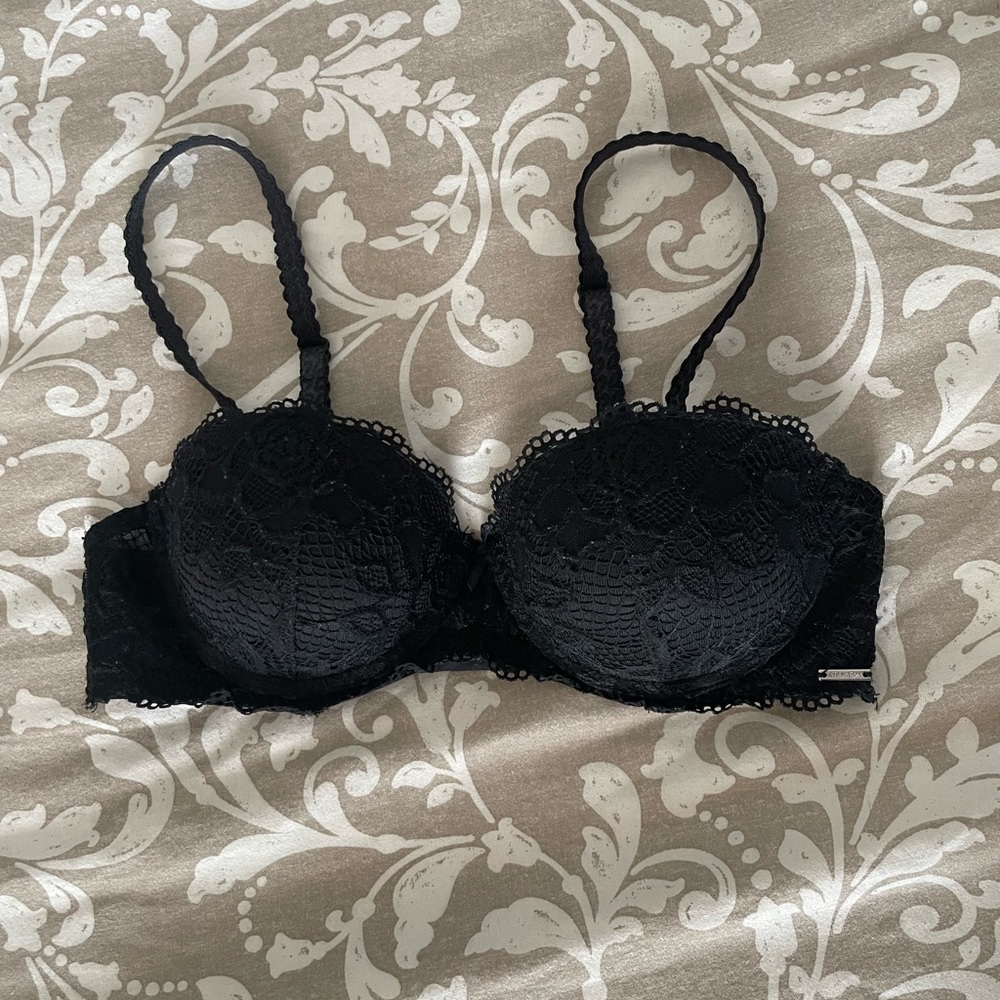 La Vie En Rose Black Lace Balconette Strapless Push Up Bra